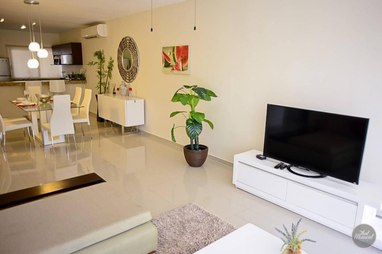 Сasa de vacaciones 3 Bedroom Penthouse With Private Rooftop + Jacuzzi, Pool, Gym & Club, Sabbia *